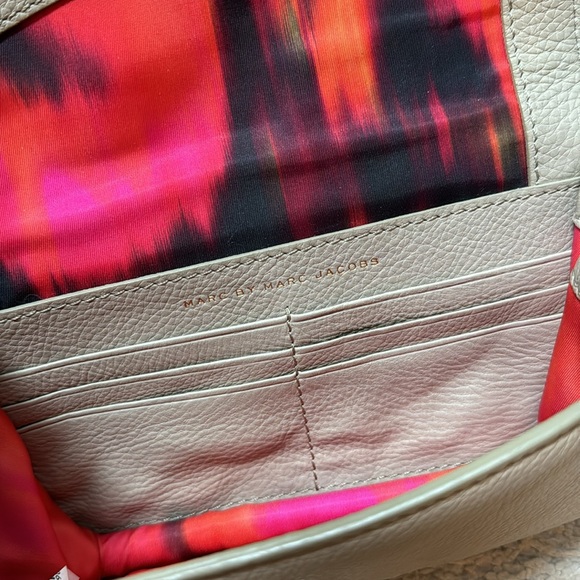 Marc by Marc Jacobs dark beige wallet on chain - Picture 3 of 9